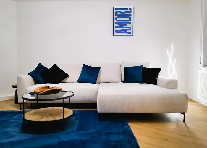 Spacious Parking Wifi 6 Pax Apartment